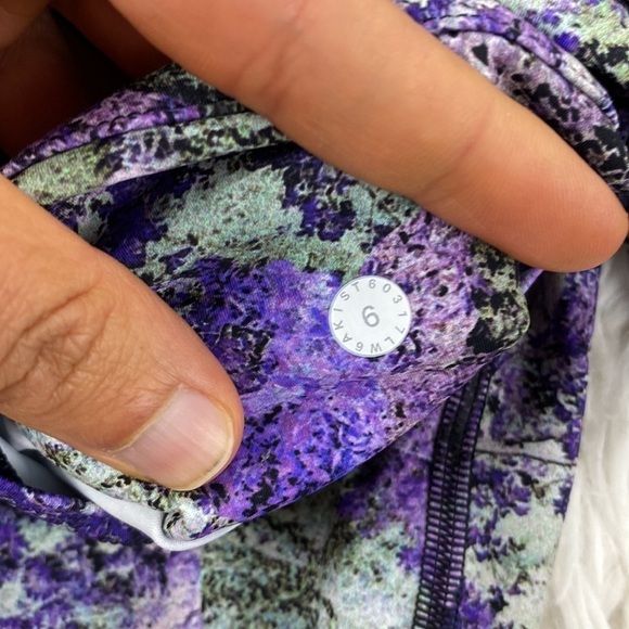 Lululemon Fast & Free Crop II Nulux 19" Vivid Vision Multi Black - Picture 4 of 5